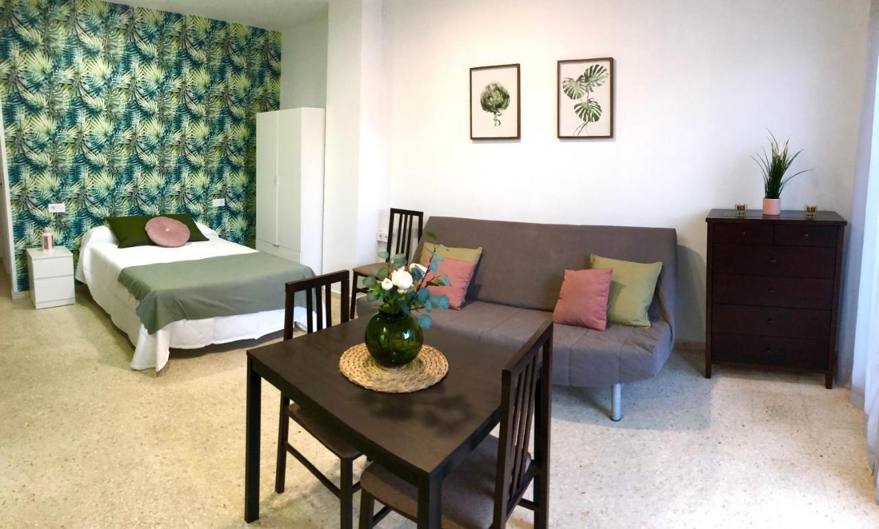 Apartamento Con Piscina En Ciudad Jardin Málaga Exterior foto